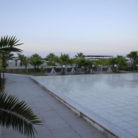 Torquemada Beach Club Margherita Di Savoia Bagian luar foto