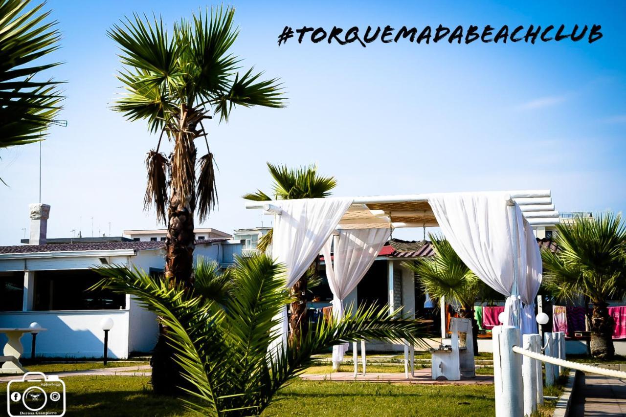 Torquemada Beach Club Margherita Di Savoia Bagian luar foto