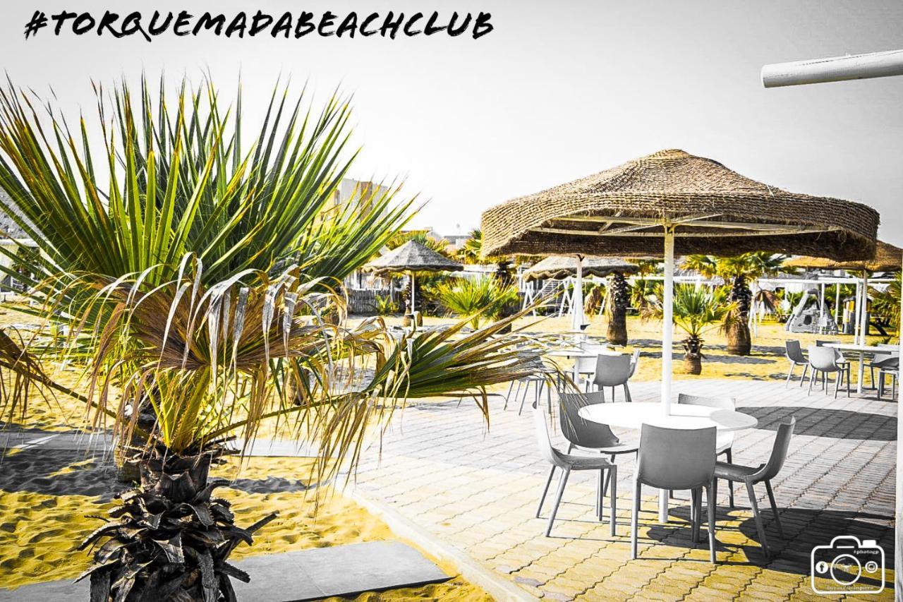 Torquemada Beach Club Margherita Di Savoia Bagian luar foto